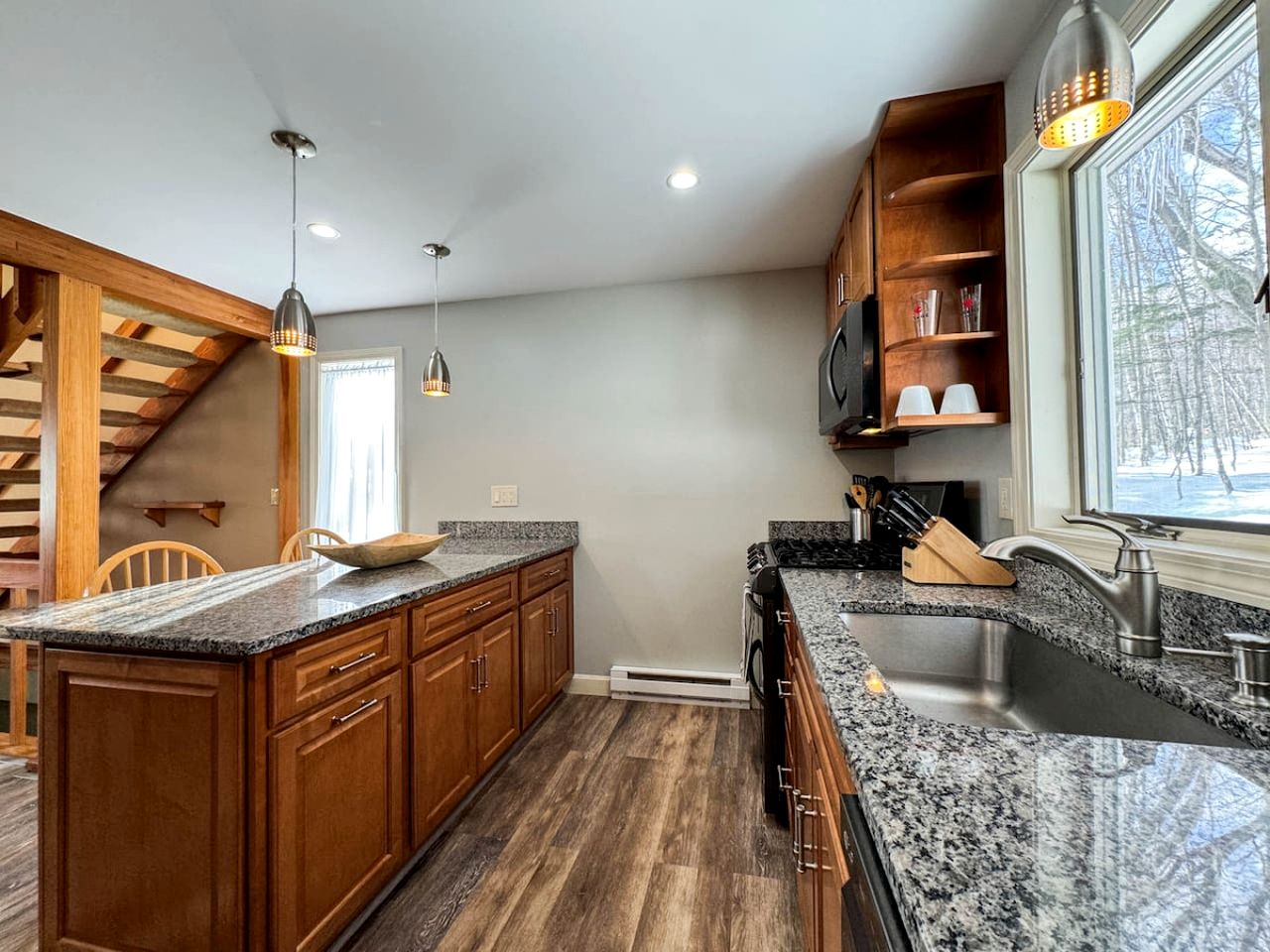 Fantastic Cabin with Pool Table and Gorgeous Views in Bartlett, New Hampshire