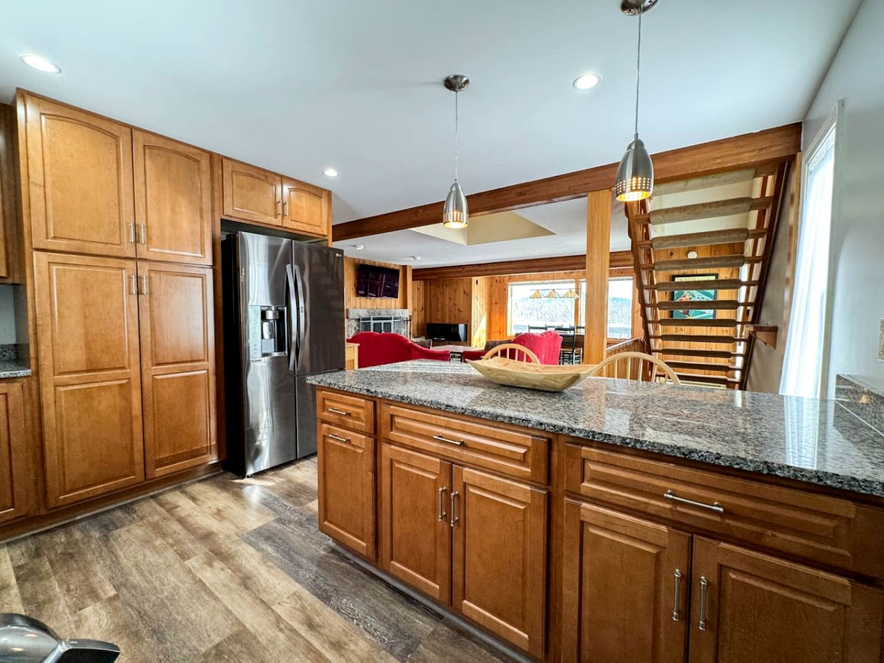 Fantastic Cabin with Pool Table and Gorgeous Views in Bartlett, New Hampshire