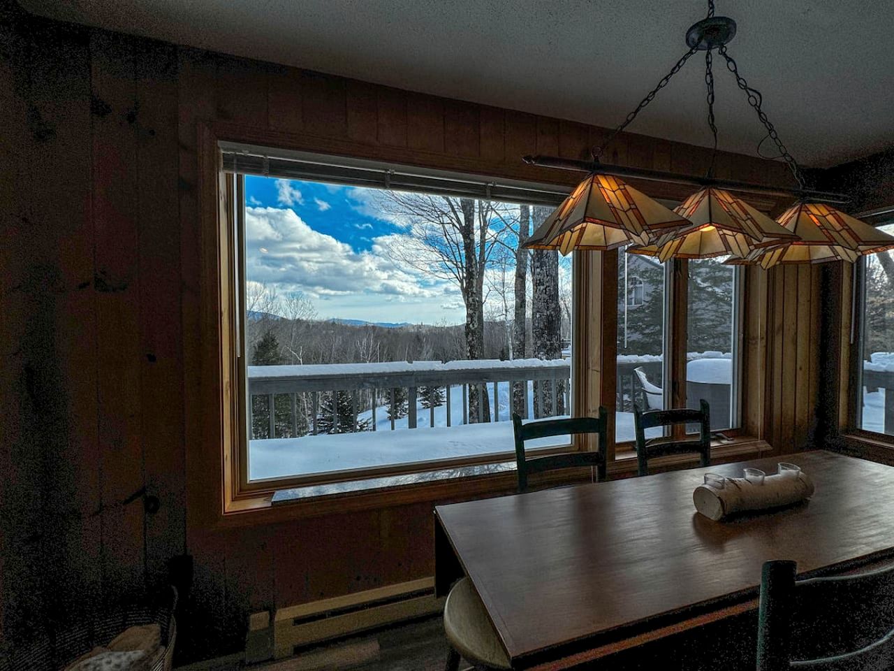 Fantastic Cabin with Pool Table and Gorgeous Views in Bartlett, New Hampshire
