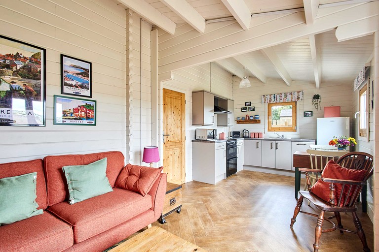 Cabins (United Kingdom, Buttercrambe, England)