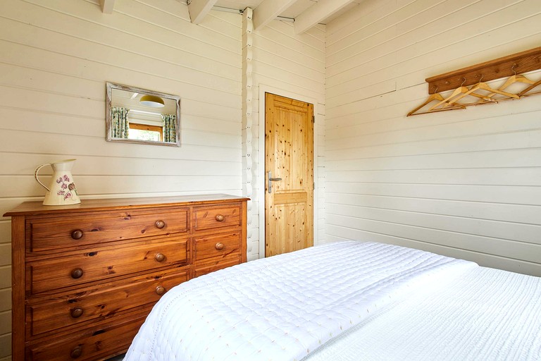 Cabins (United Kingdom, Buttercrambe, England)