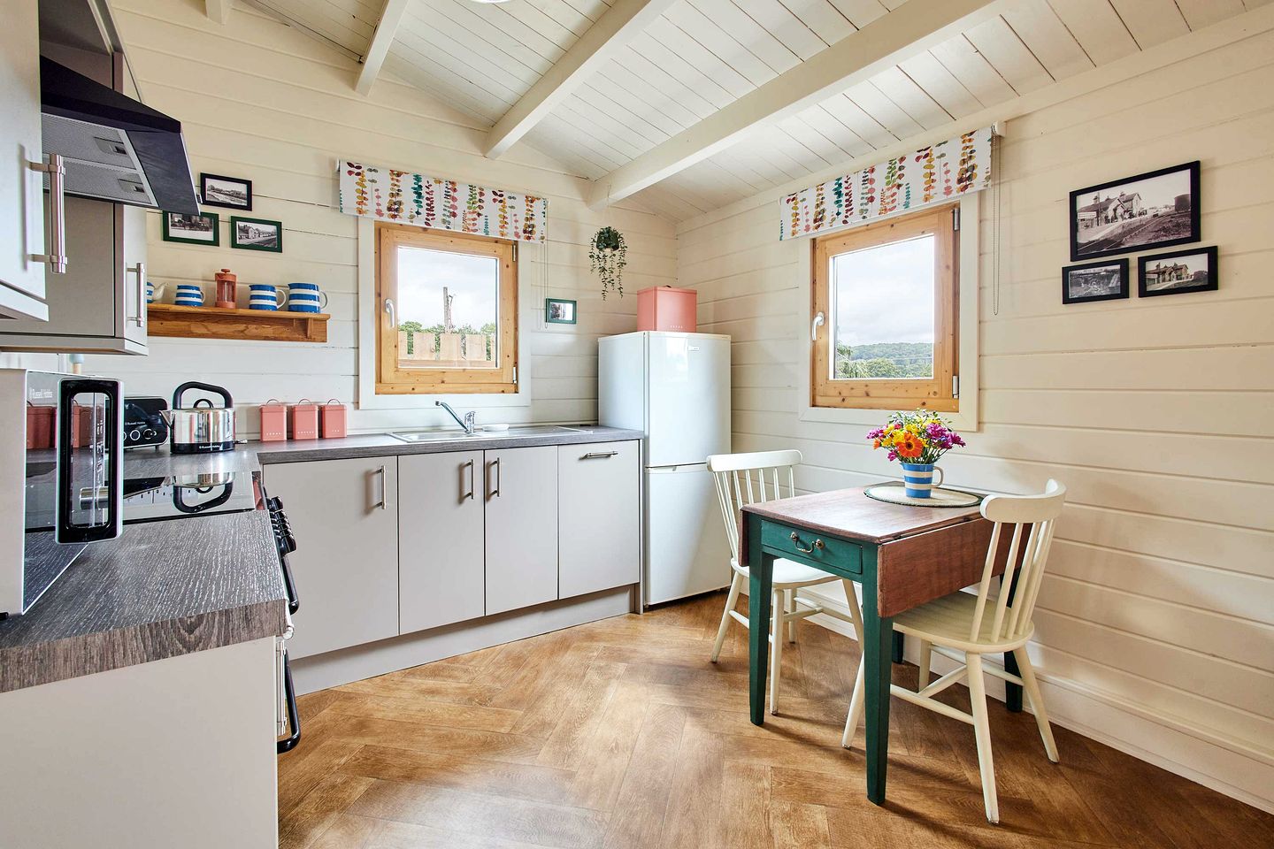 Cosy Cabin for a Romantic Escape in Sinnington, England