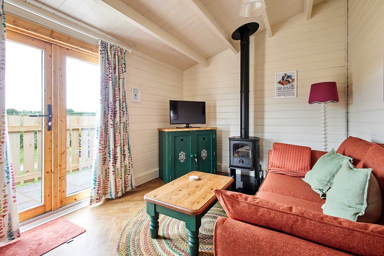 Cabins (United Kingdom, Buttercrambe, England)
