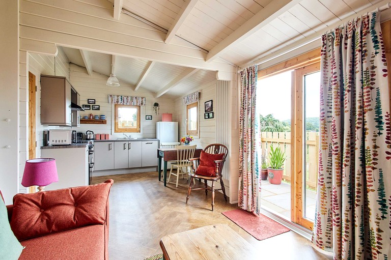 Cabins (United Kingdom, Buttercrambe, England)