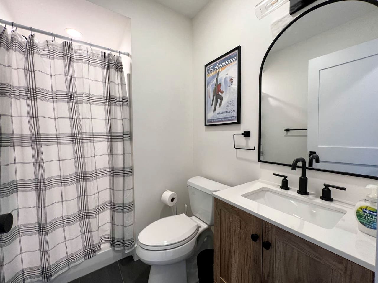 Fantastic Cottage Nestled Amidst Trees and Hot-tub Provided in North Conway, New Hampshire