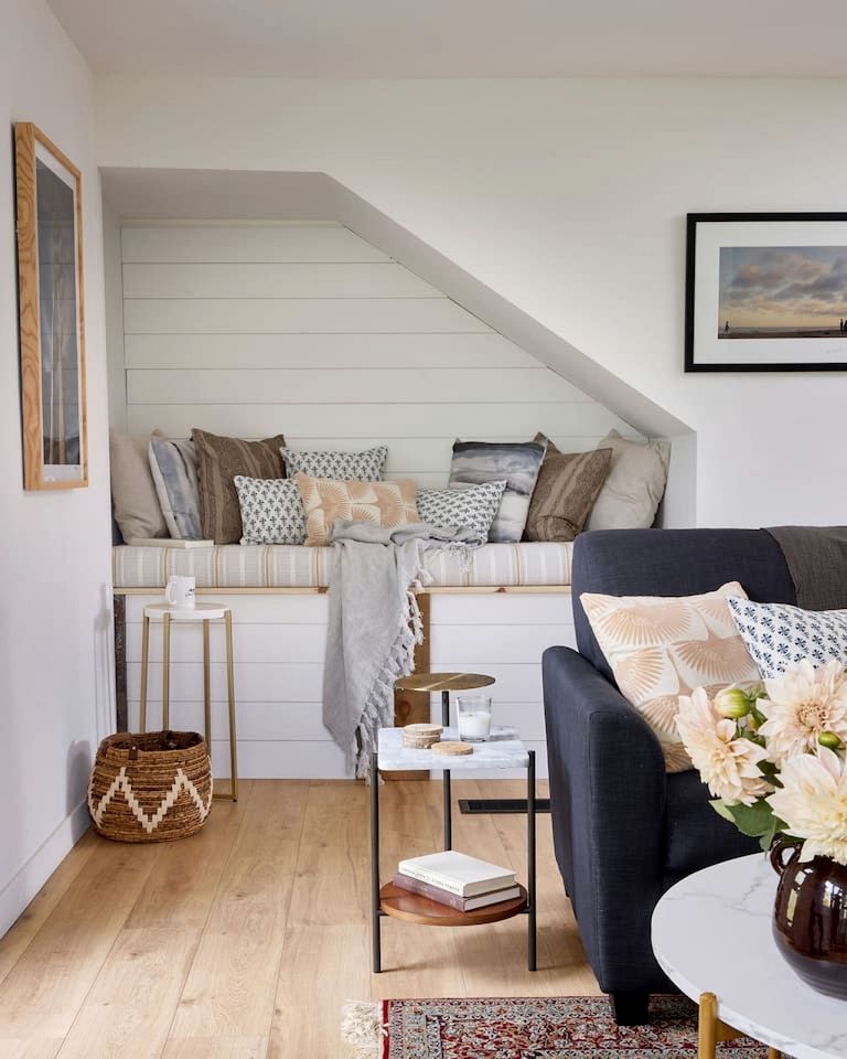 Fantastic Countryside Cottage with Cozy Design Interior, Deck and Fire Pit in Ontario