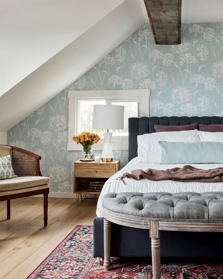 Fantastic Countryside Cottage with Cozy Design Interior, Deck and Fire Pit in Ontario