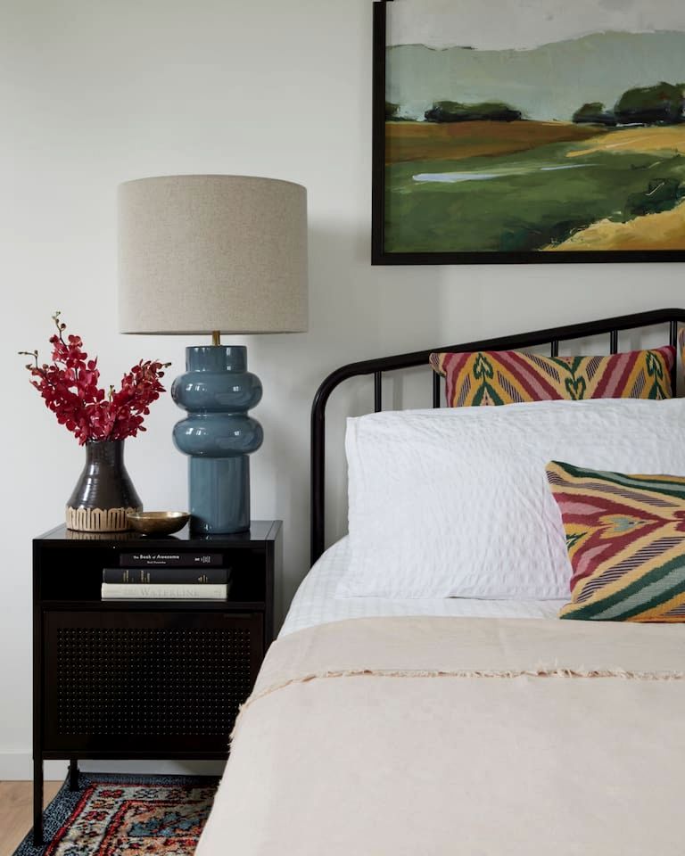 Fantastic Countryside Cottage with Cozy Design Interior, Deck and Fire Pit in Ontario