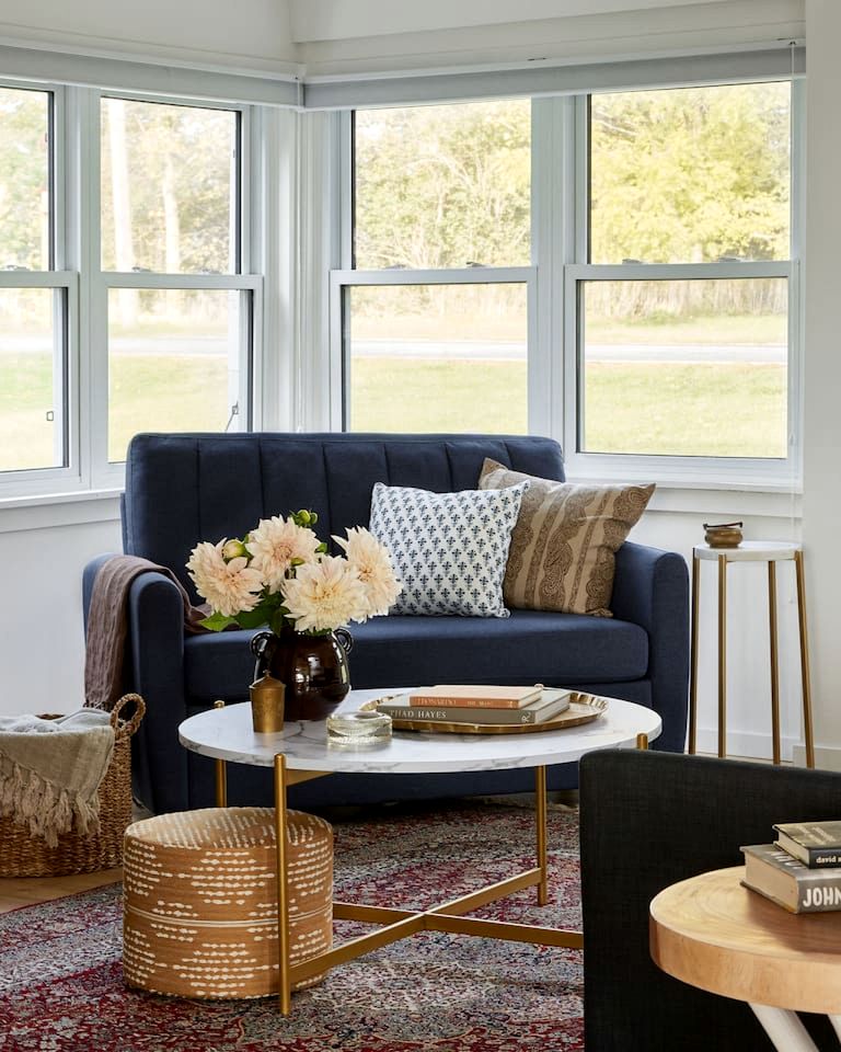 Fantastic Countryside Cottage with Cozy Design Interior, Deck and Fire Pit in Ontario