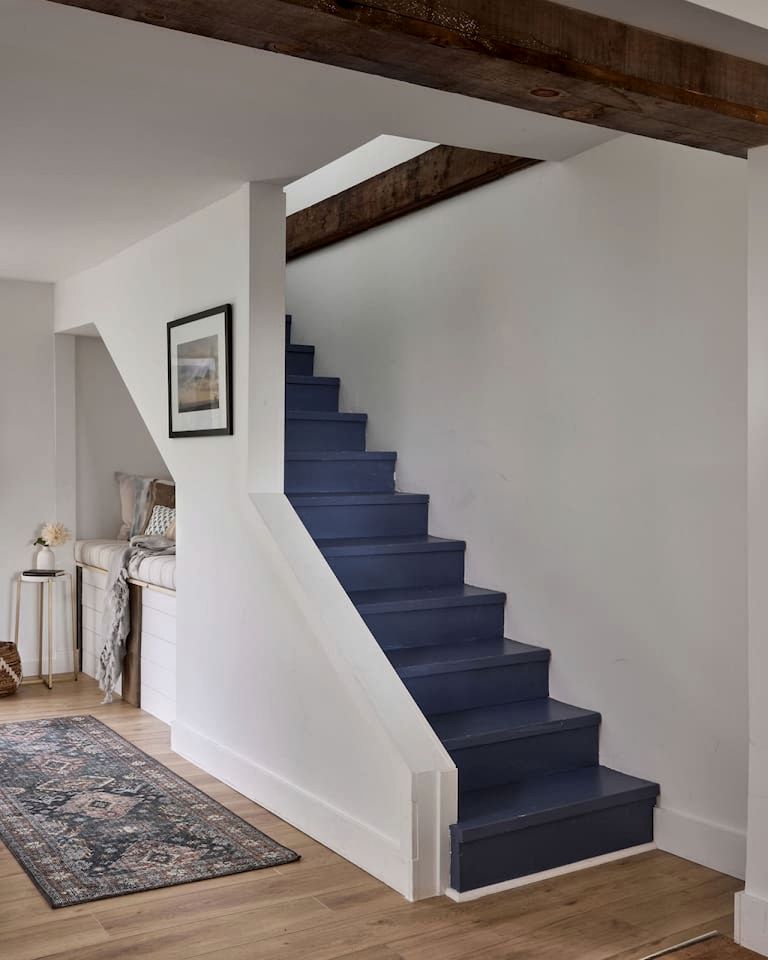 Fantastic Countryside Cottage with Cozy Design Interior, Deck and Fire Pit in Ontario