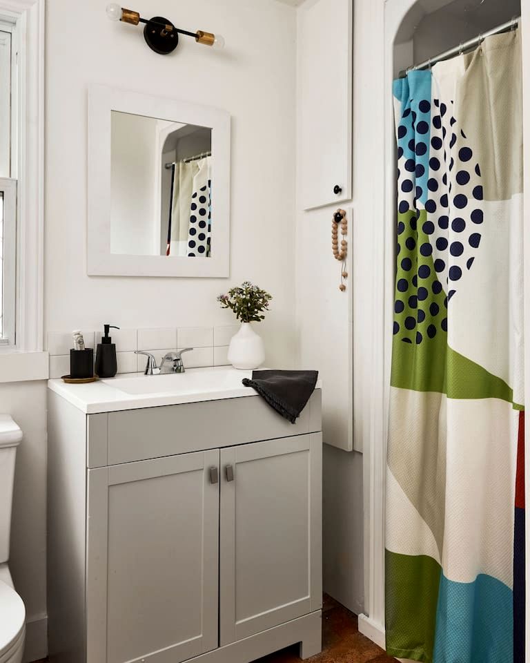 Fantastic Countryside Cottage with Cozy Design Interior, Deck and Fire Pit in Ontario