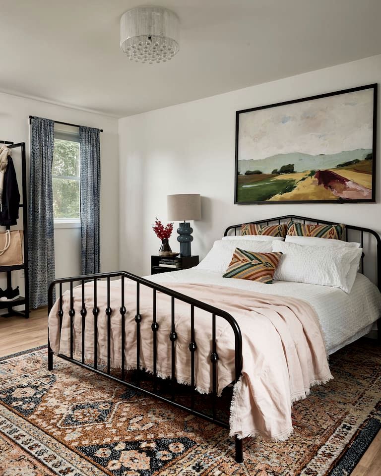 Fantastic Countryside Cottage with Cozy Design Interior, Deck and Fire Pit in Ontario