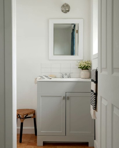 Cottages (Canada, Prince Edward County, Ontario)