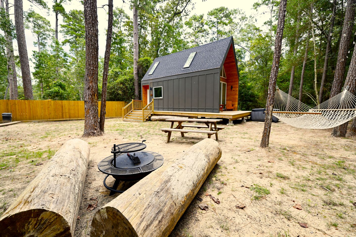 Fantastic Cozy Cabin with Hammock and Fire Pit in Montgomery, Texas
