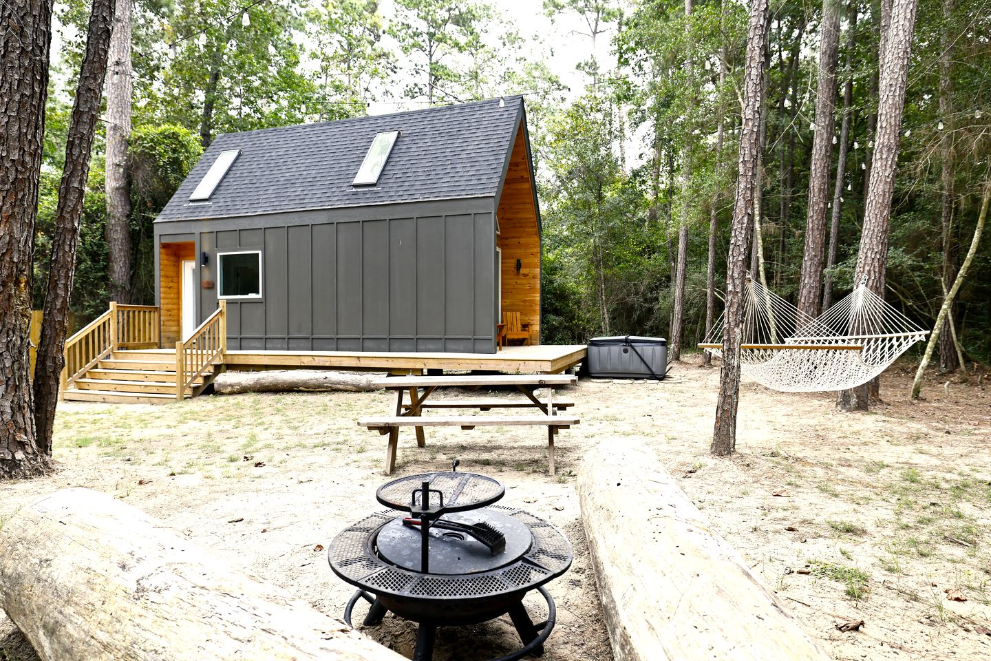 Fantastic Cozy Cabin with Hammock and Fire Pit in Montgomery, Texas