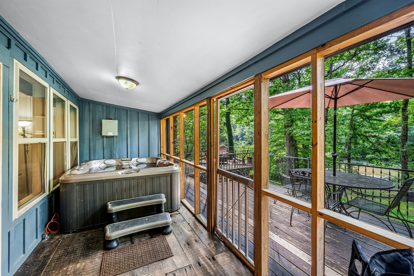 Fantastic Cozy Cottage with Fire Pit and Barbecue in Mentone, Alabama