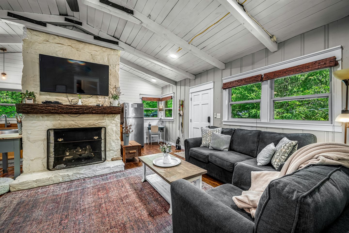 Fantastic Cozy Cottage with Fire Pit and Barbecue in Mentone, Alabama