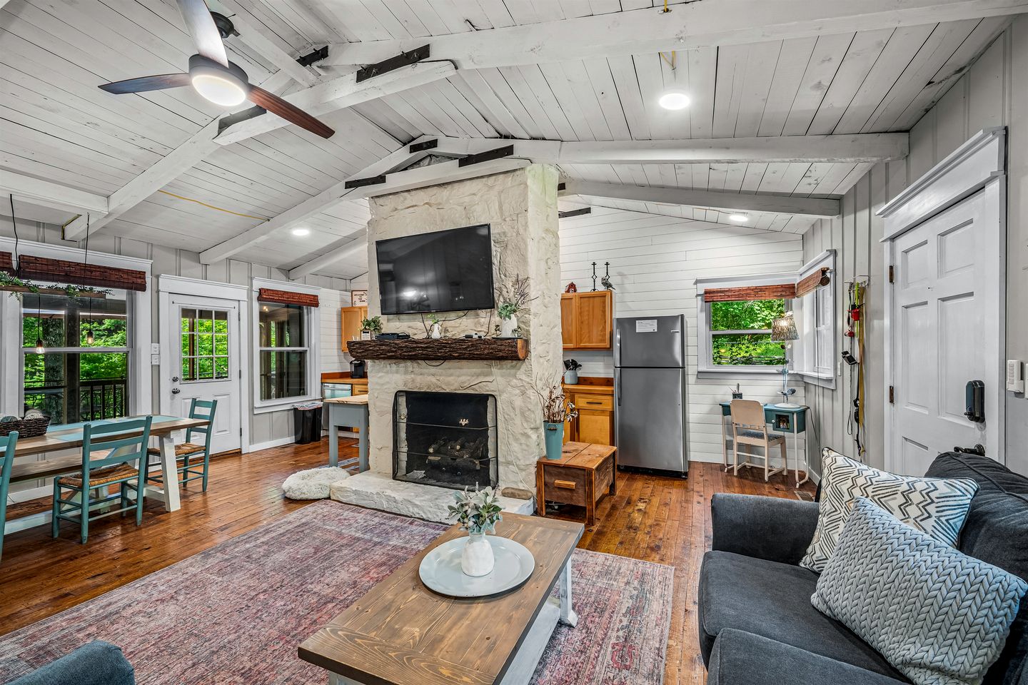 Fantastic Cozy Cottage with Fire Pit and Barbecue in Mentone, Alabama