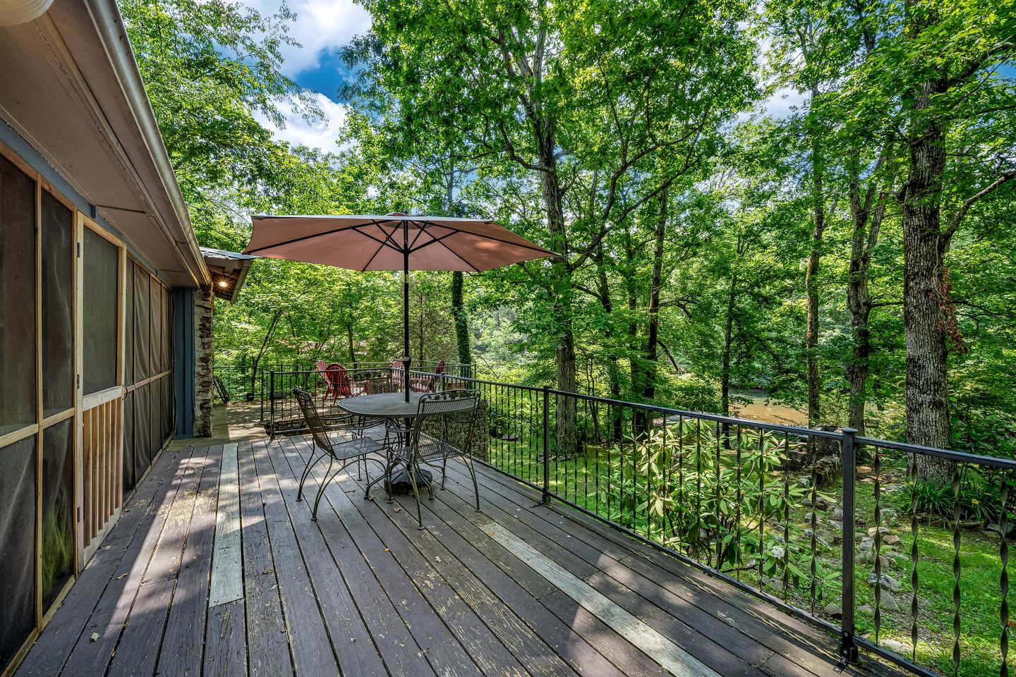 Fantastic Cozy Cottage with Fire Pit and Barbecue in Mentone, Alabama