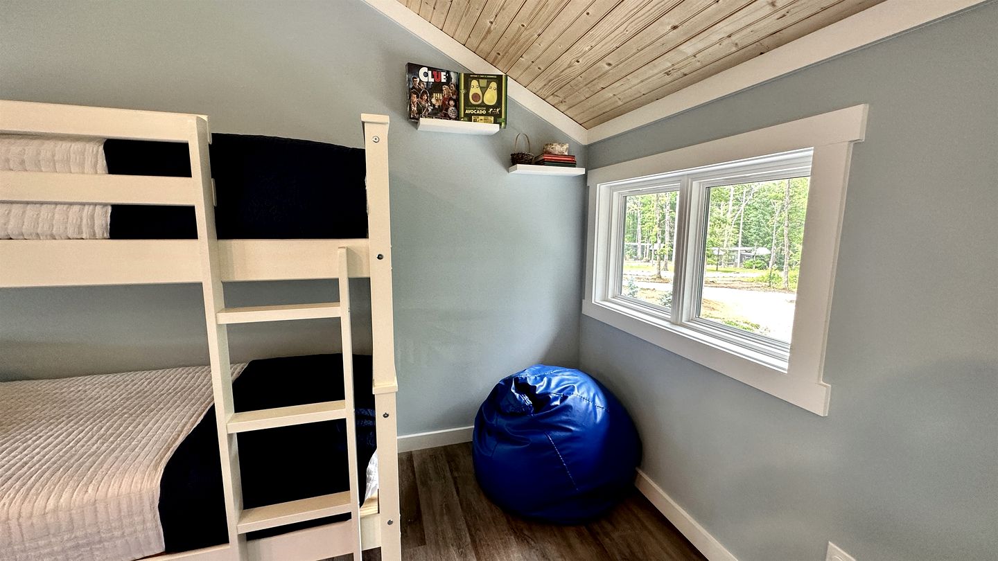 Fantastic Cozy Cottage Nestled Amidst Trees in Tracy City, Tennessee
