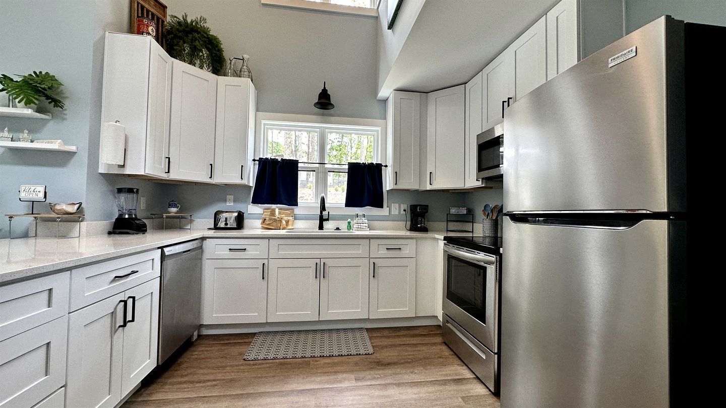 Fantastic Cozy Cottage Nestled Amidst Trees in Tracy City, Tennessee