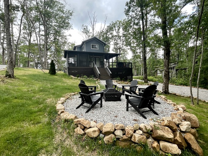 Cottages (United States of America, Tracy City, Tennessee)