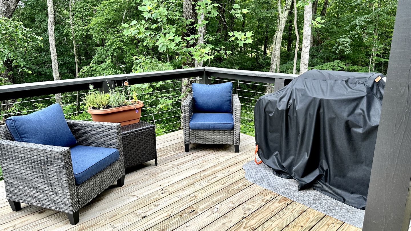 Fantastic Cozy Cottage Nestled Amidst Trees in Tracy City, Tennessee