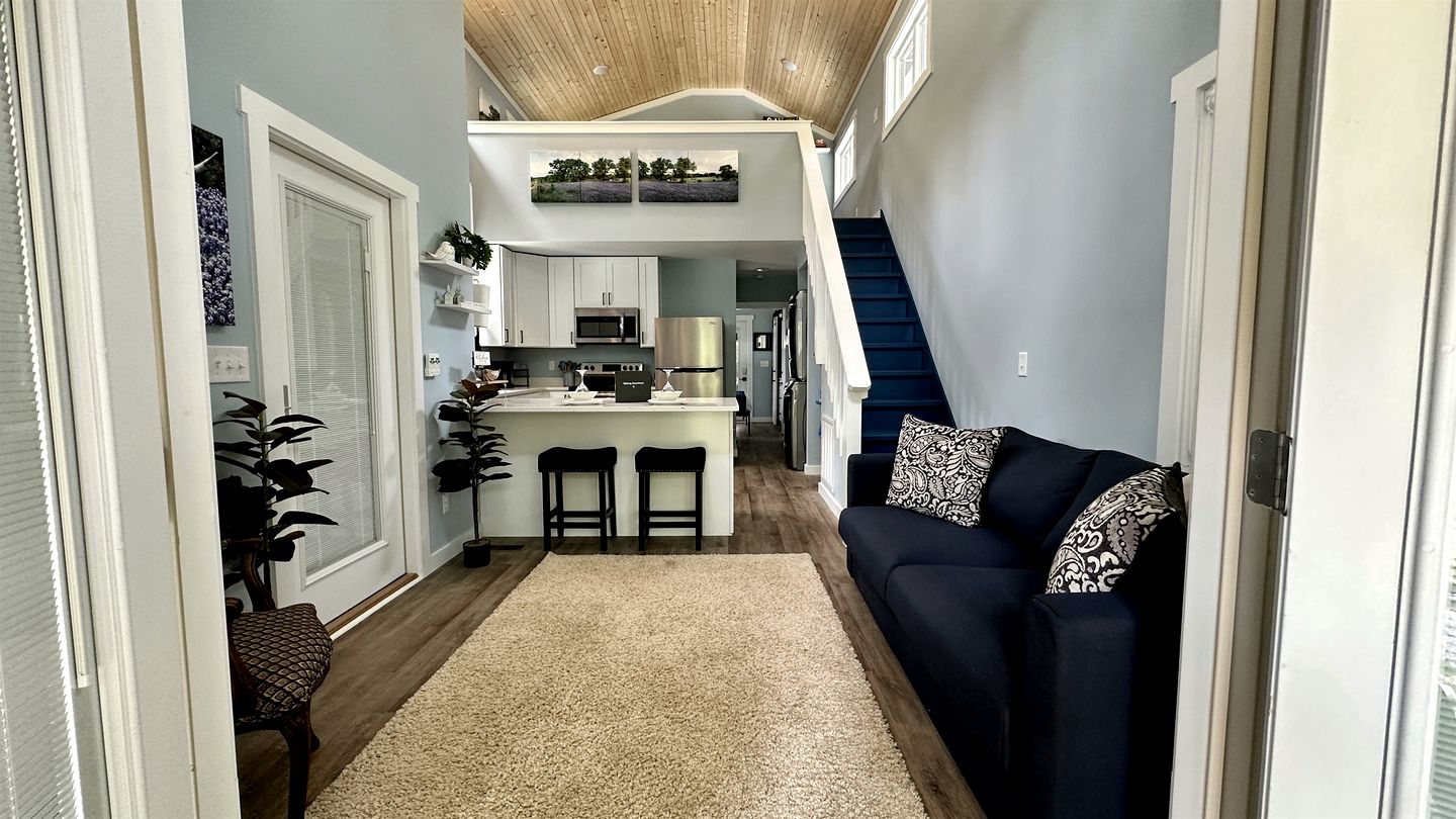 Fantastic Cozy Cottage Nestled Amidst Trees in Tracy City, Tennessee