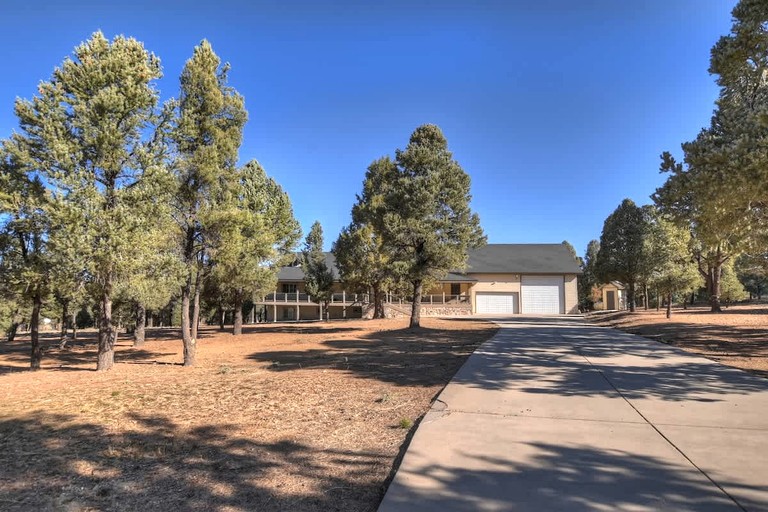 Cabins (United States of America, Big Bear, California)
