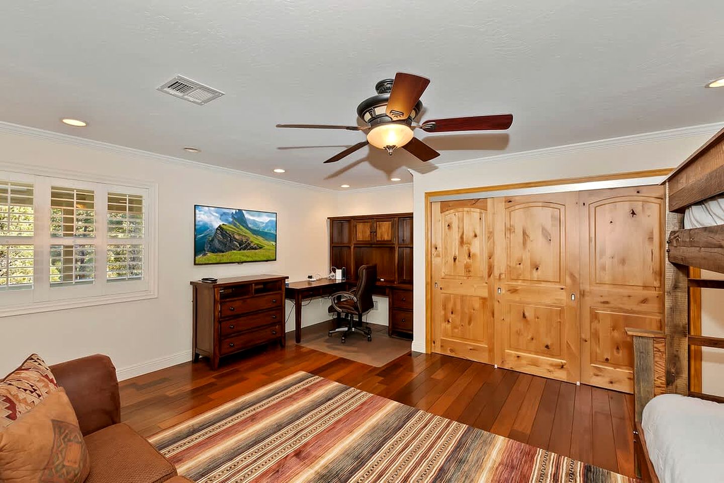 Fantastic Group Cabin with Fireplace and Spacious Game Room in Big Bear City, California