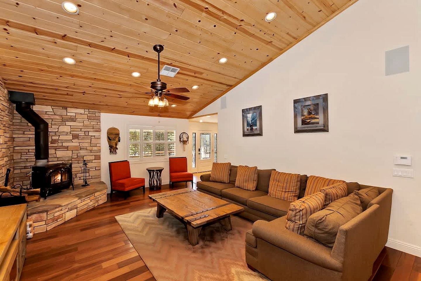Fantastic Group Cabin with Fireplace and Spacious Game Room in Big Bear City, California
