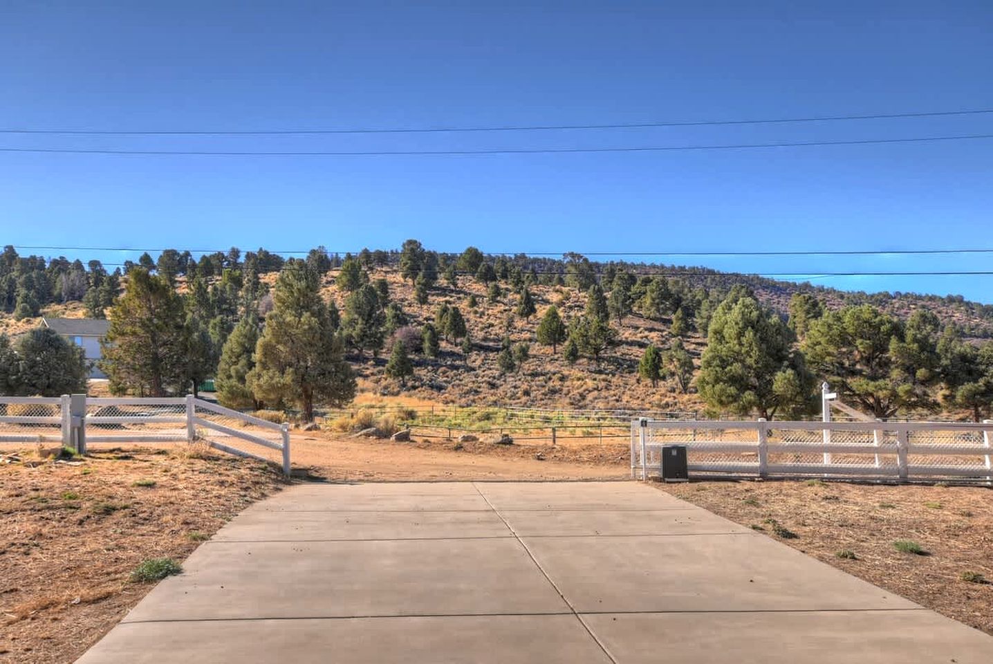 Fantastic Group Cabin with Fireplace and Spacious Game Room in Big Bear City, California