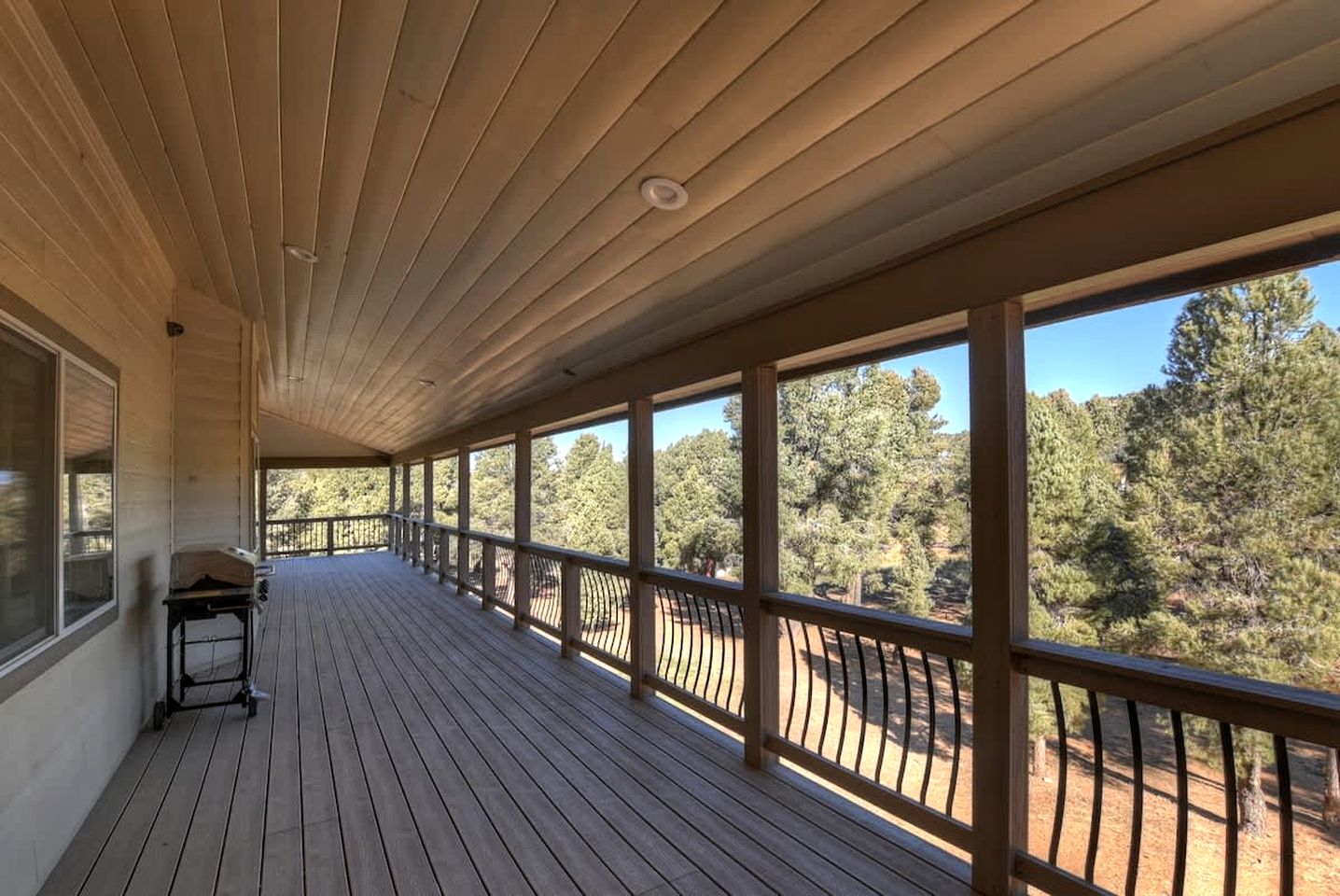 Fantastic Group Cabin with Fireplace and Spacious Game Room in Big Bear City, California