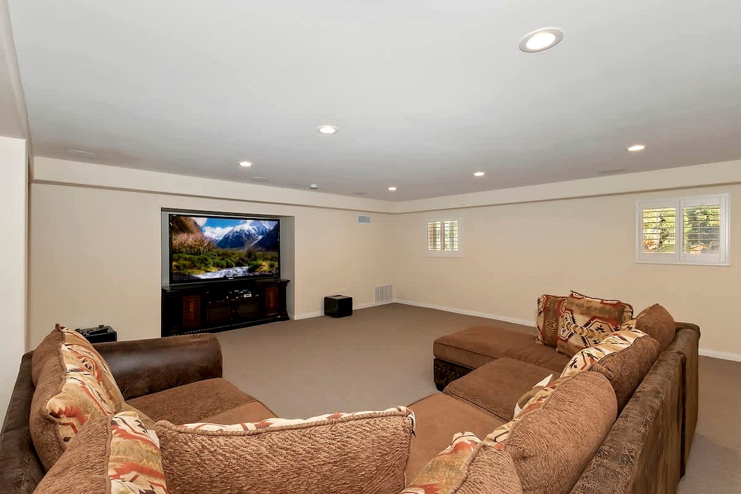 Fantastic Group Cabin with Fireplace and Spacious Game Room in Big Bear City, California