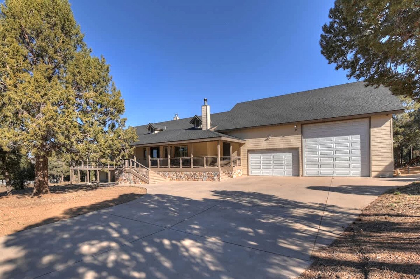 Fantastic Group Cabin with Fireplace and Spacious Game Room in Big Bear City, California