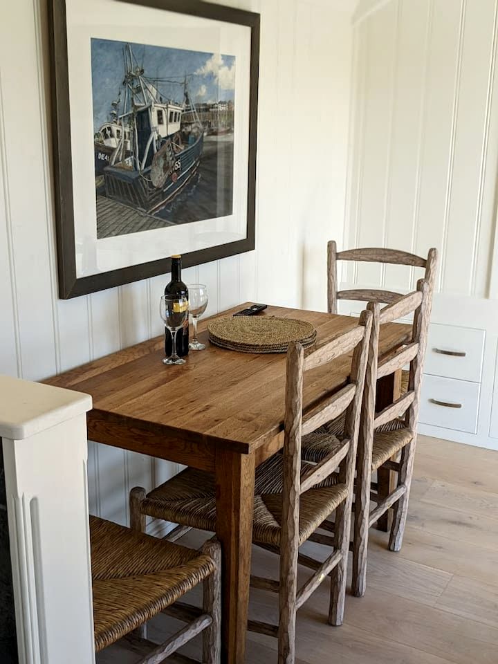 Fantastic Hut with Barbecue and Fire Pit in Haverfordwest, Wales