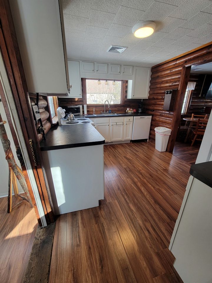 Fantastic Lakefront Beach House with Stunning Views in St. Ignace, Michigan