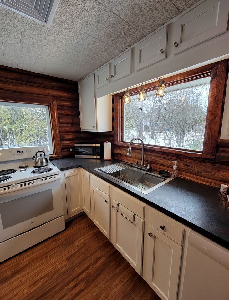 Fantastic Lakefront Beach House with Stunning Views in St. Ignace, Michigan