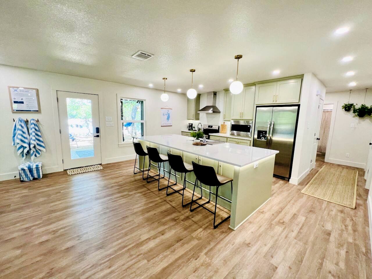 Fantastic Lakehouse with Fire Pit and Garden in Chico, Texas