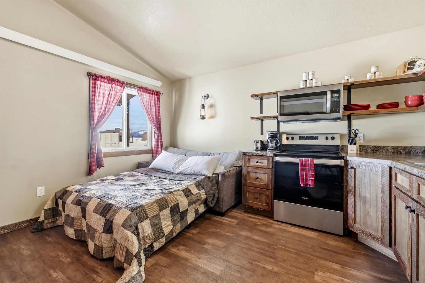 Fantastic Old West Cabin with All Commodities in Island Park, Idaho