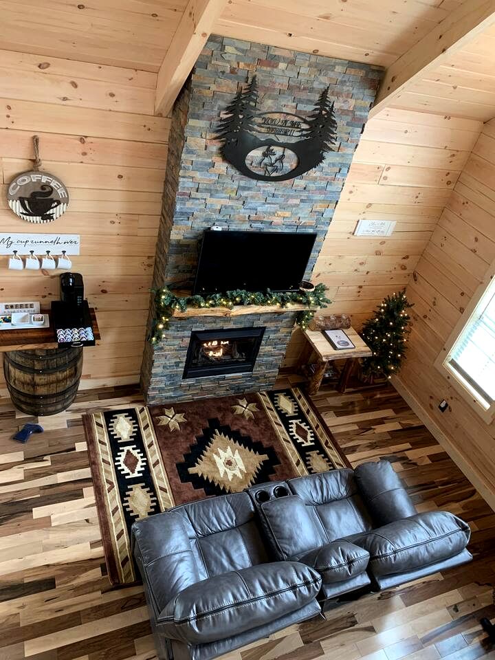 Fantastic Secluded Cabin with Fire Pit and Hot-tub in Campbellsville, Kentucky