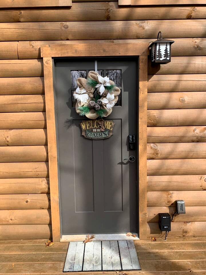 Fantastic Secluded Cabin with Fire Pit and Hot-tub in Campbellsville, Kentucky