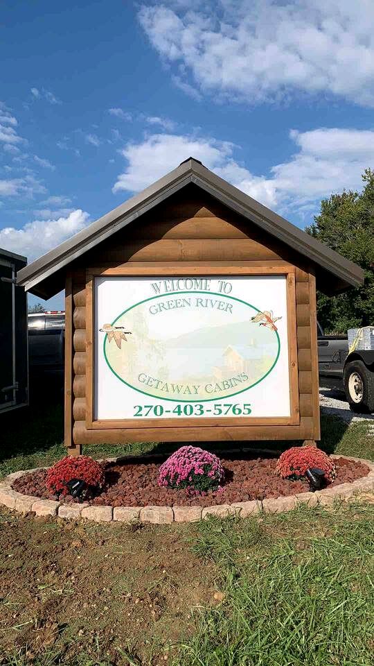 Fantastic Secluded Cabin with Fire Pit and Hot-tub in Campbellsville, Kentucky