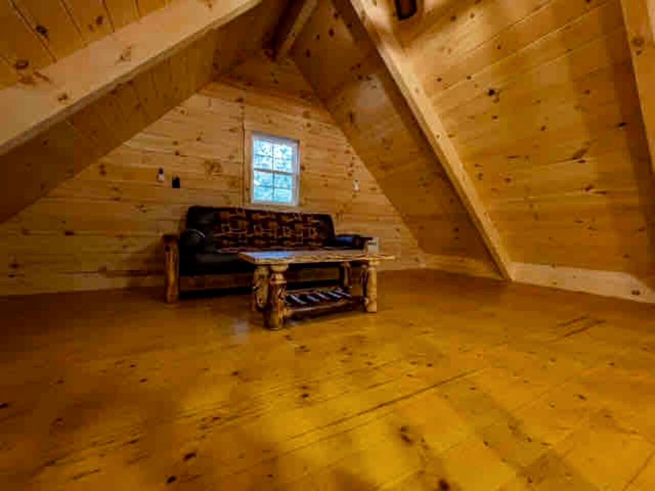 Fantastic Secluded Cabin with Fire Pit and Hot-tub in Campbellsville, Kentucky