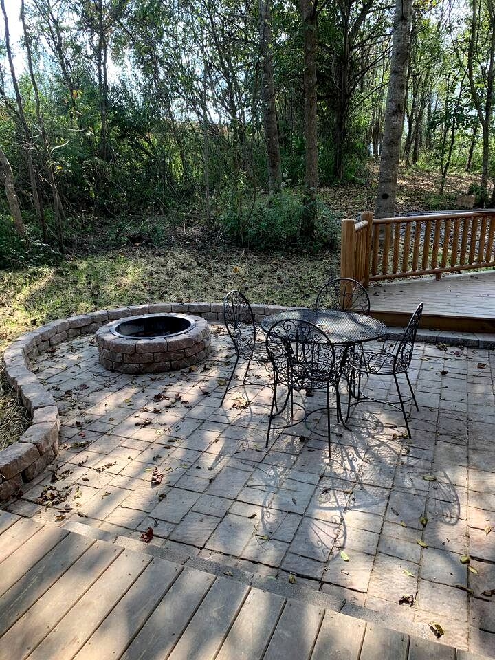 Fantastic Secluded Cabin with Fire Pit and Hot-tub in Campbellsville, Kentucky