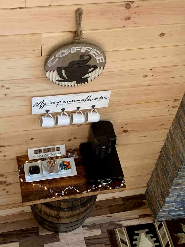 Fantastic Secluded Cabin with Fire Pit and Hot-tub in Campbellsville, Kentucky