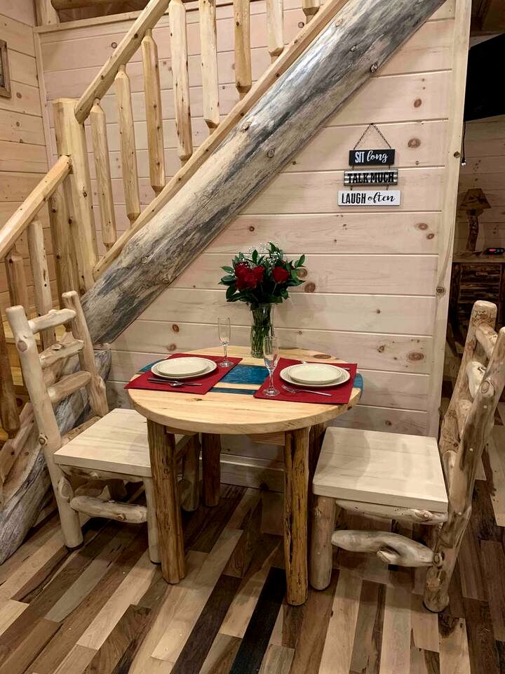 Fantastic Secluded Cabin with Fire Pit and Hot-tub in Campbellsville, Kentucky