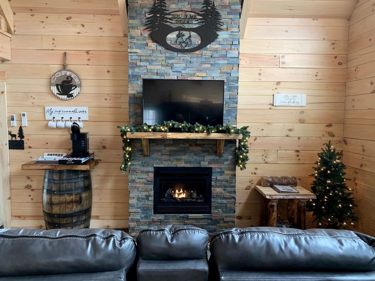 Fantastic Secluded Cabin with Fire Pit and Hot-tub in Campbellsville, Kentucky