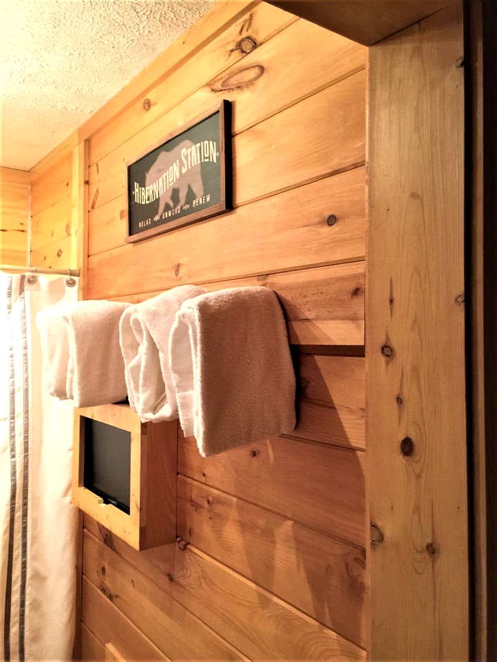 Fantastic Secluded Cabin with Hot-tub in Sevierville, Tennessee