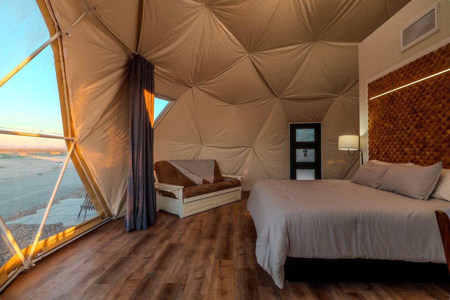 Fantastic Secluded Dome with Magnific Desert Views in Willcox, Arizona